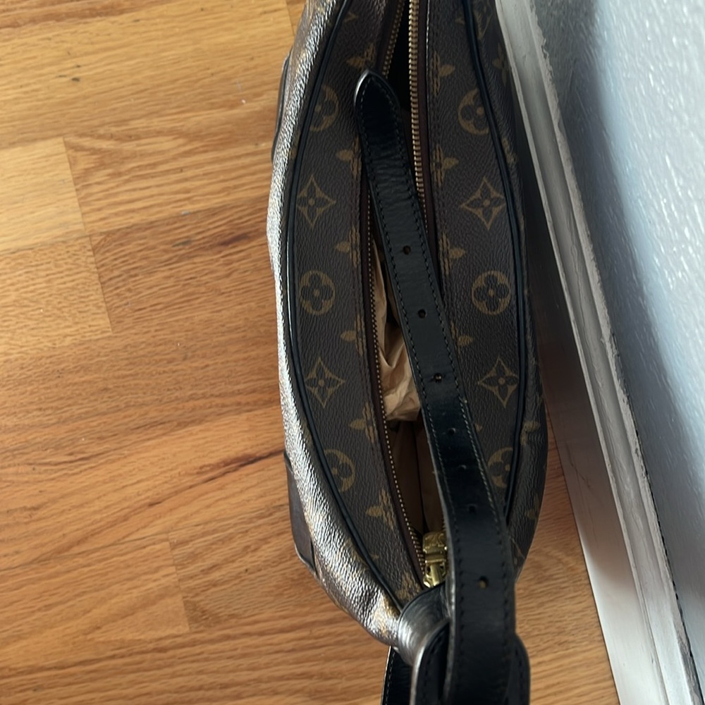 Authentic LV Boulogne purse - Picture 12 of 16